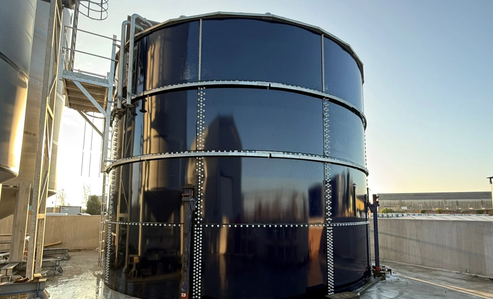 Glass-Fused Steel Buffer Tank in Paimbœuf, France