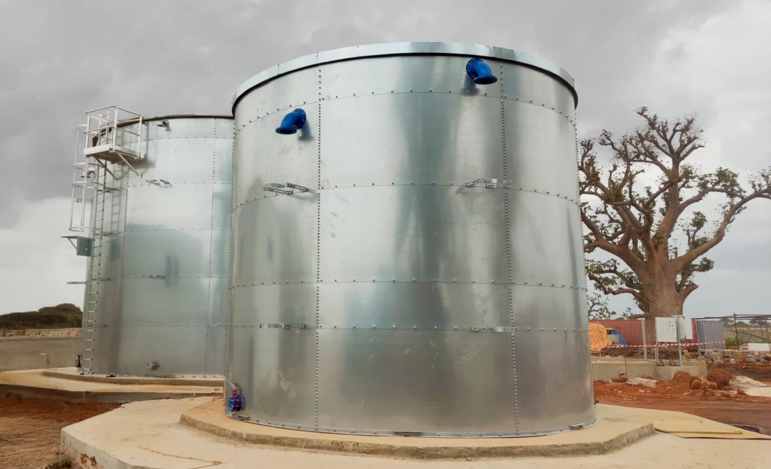 Raw water and treated water storage tanks - Senegal