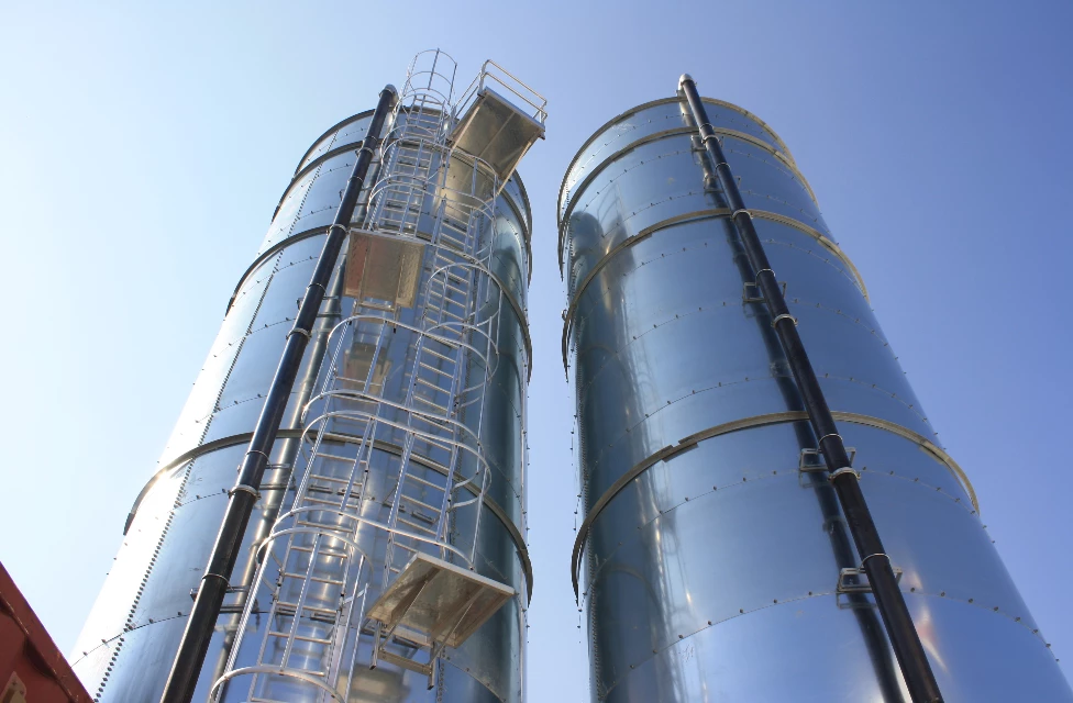 galvanized-steel-vs-stainless-steel-water-tank