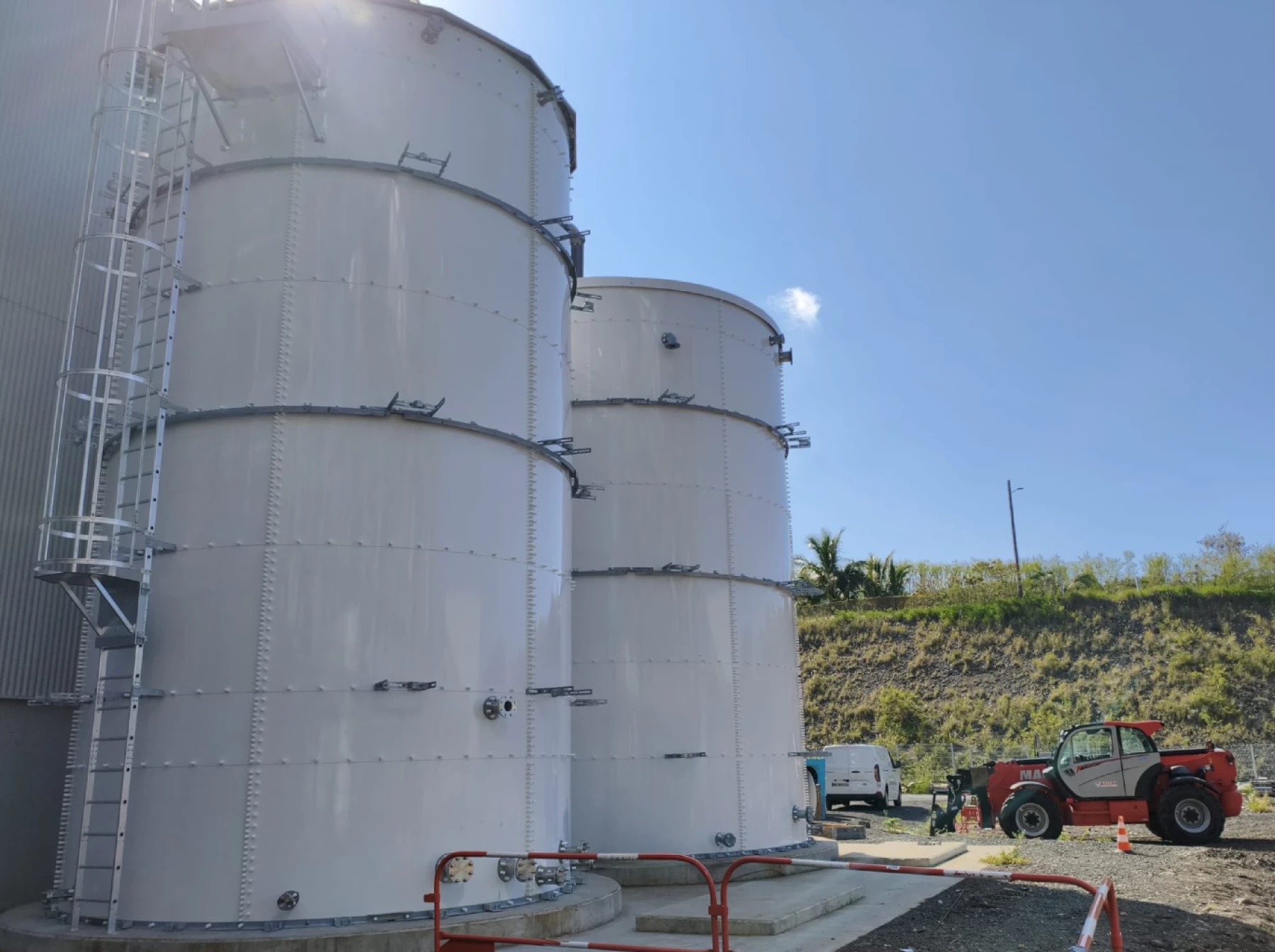 Raw Water and Demineralised Water Storage Tanks in Réunion Island
