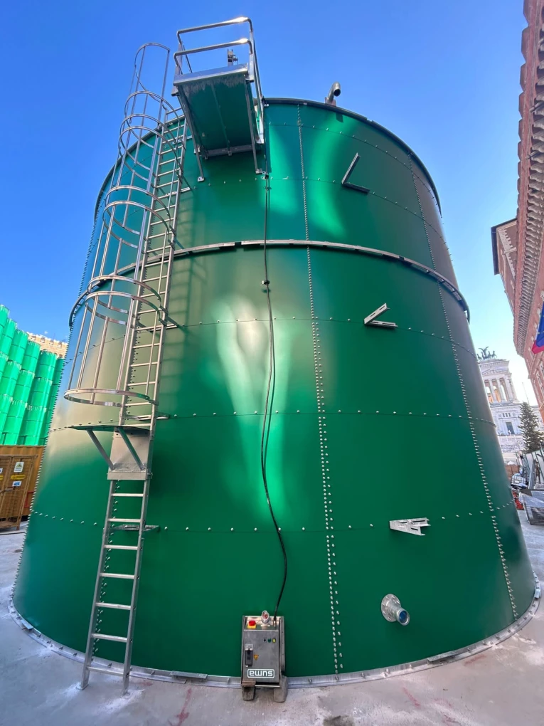 Galvanised Steel Tank in the Heart of Rome