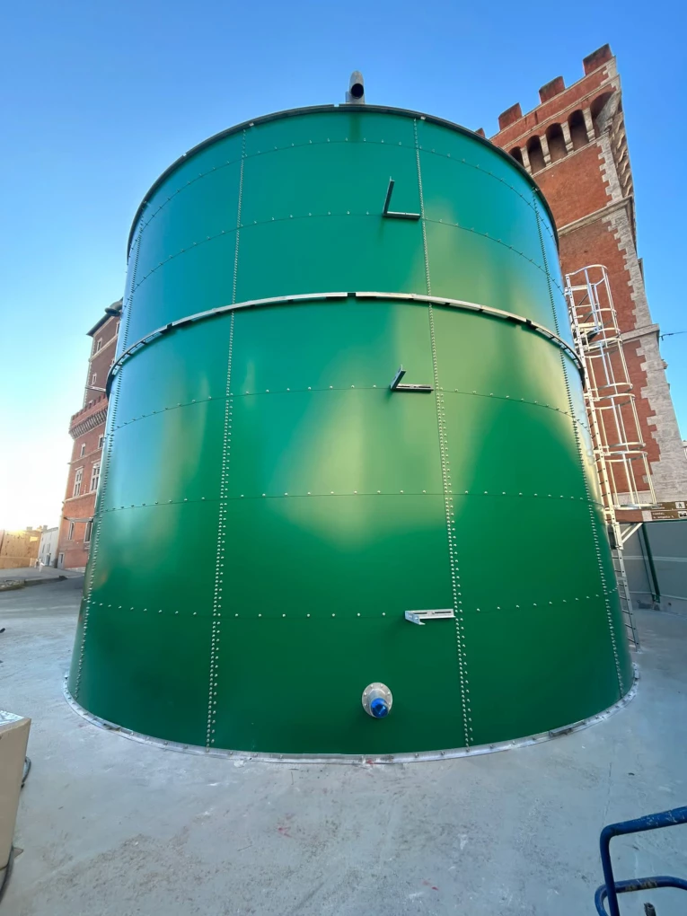 Galvanised Steel Tank in the Heart of Rome